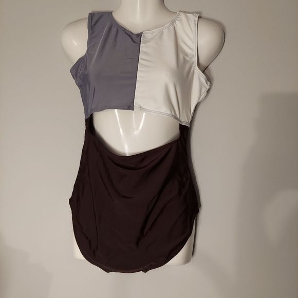 Color Block Cutout Swimsuit - Picture 3 of 5